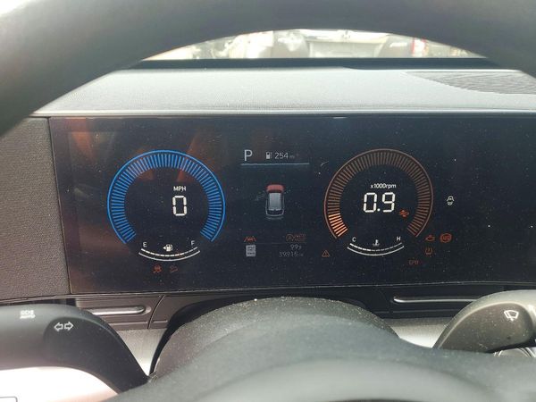 2024 HYUNDAI KONA SE