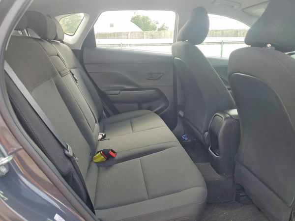 2024 HYUNDAI KONA SE