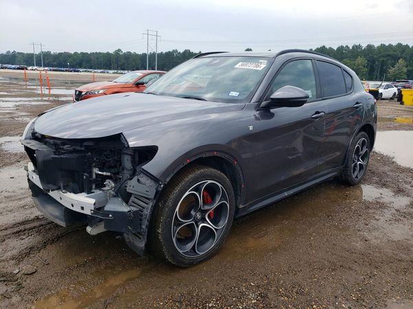 2022 ALFA ROMEO STELVIO