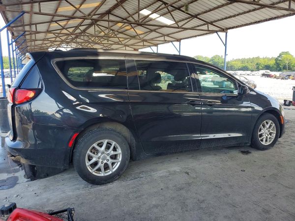 2020 CHRYSLER VOYAGER