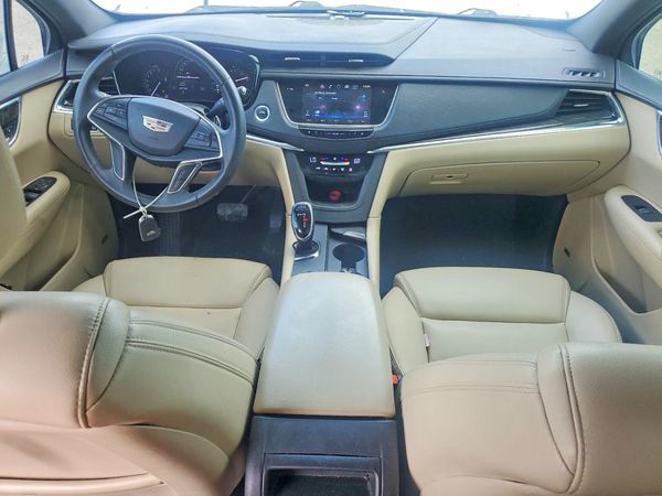 2017 CADILLAC XT5 Base