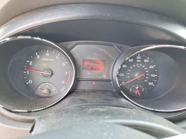 2016 KIA SEDONA LX - Middle-low
