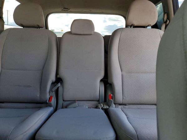 2016 KIA SEDONA LX - Middle-low