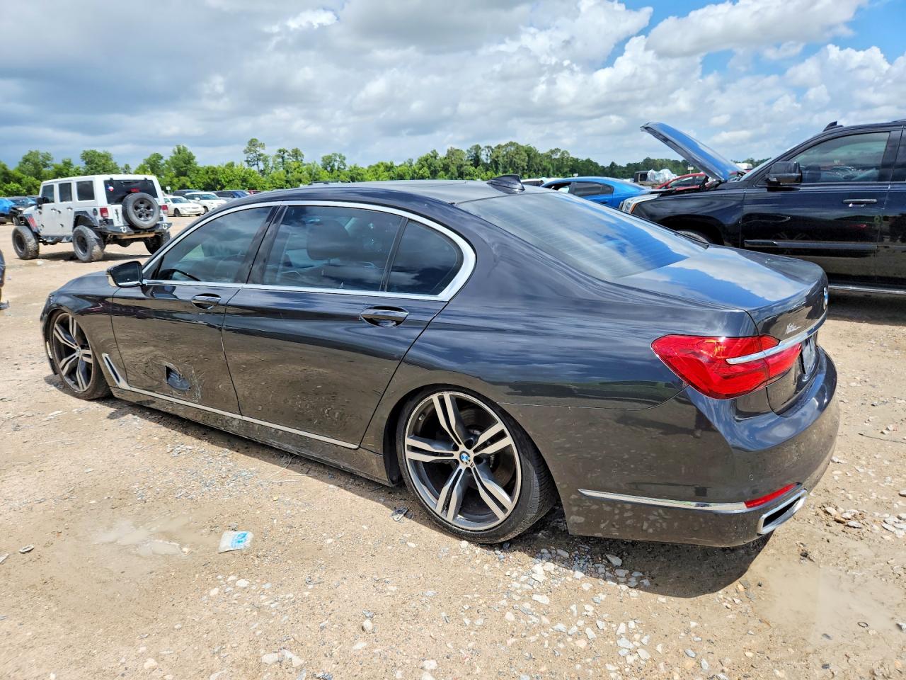 2018 BMW 740