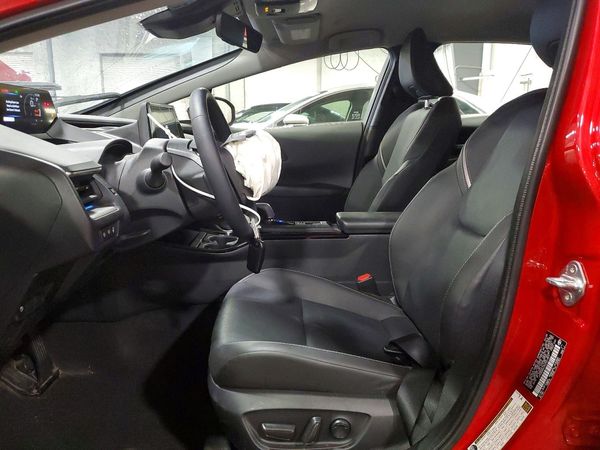 2025 TOYOTA PRIUS