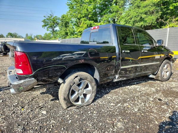 2017 RAM 1500 SLT