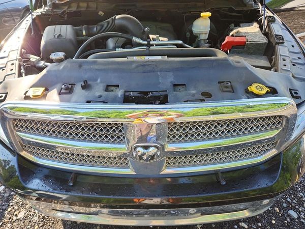 2017 RAM 1500 SLT