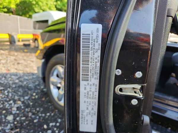 2017 RAM 1500 SLT