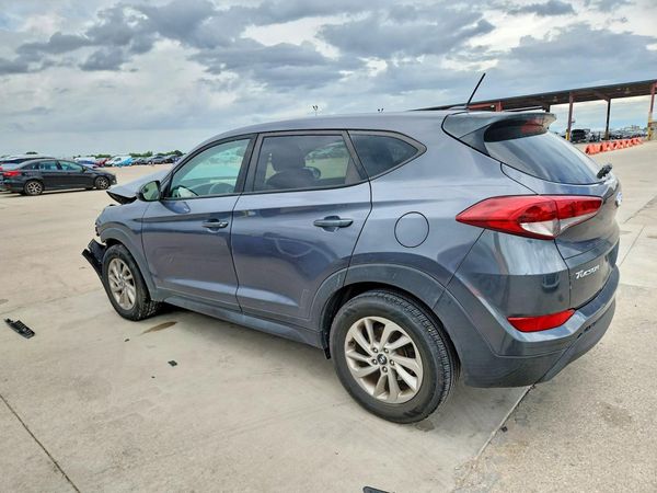 2017 HYUNDAI TUCSON SE (no options)