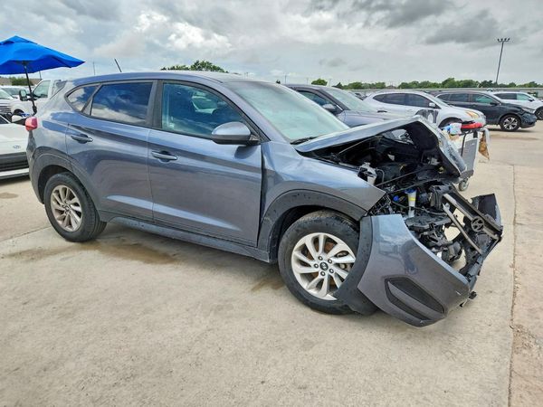 2017 HYUNDAI TUCSON SE (no options)