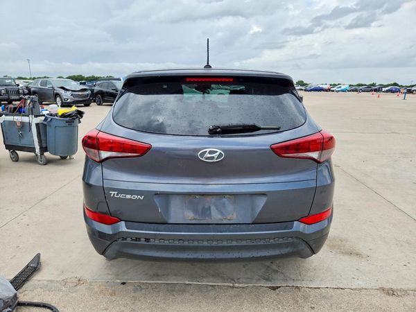 2017 HYUNDAI TUCSON SE (no options)