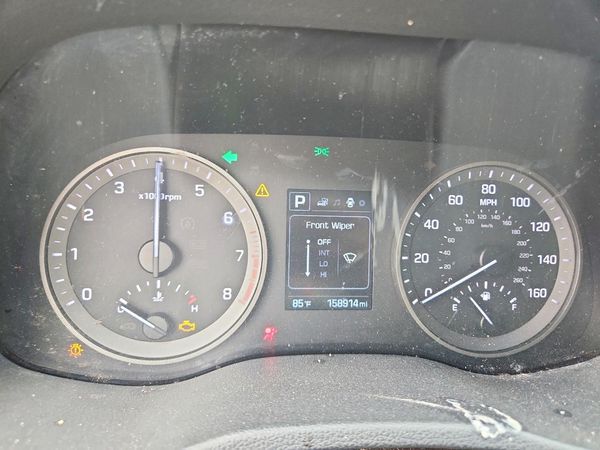 2017 HYUNDAI TUCSON SE (no options)