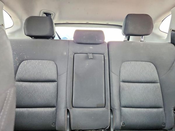 2017 HYUNDAI TUCSON SE (no options)