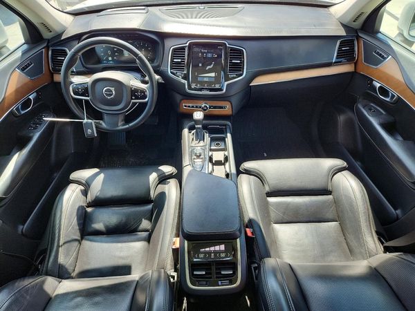 2017 VOLVO XC90 Inscription