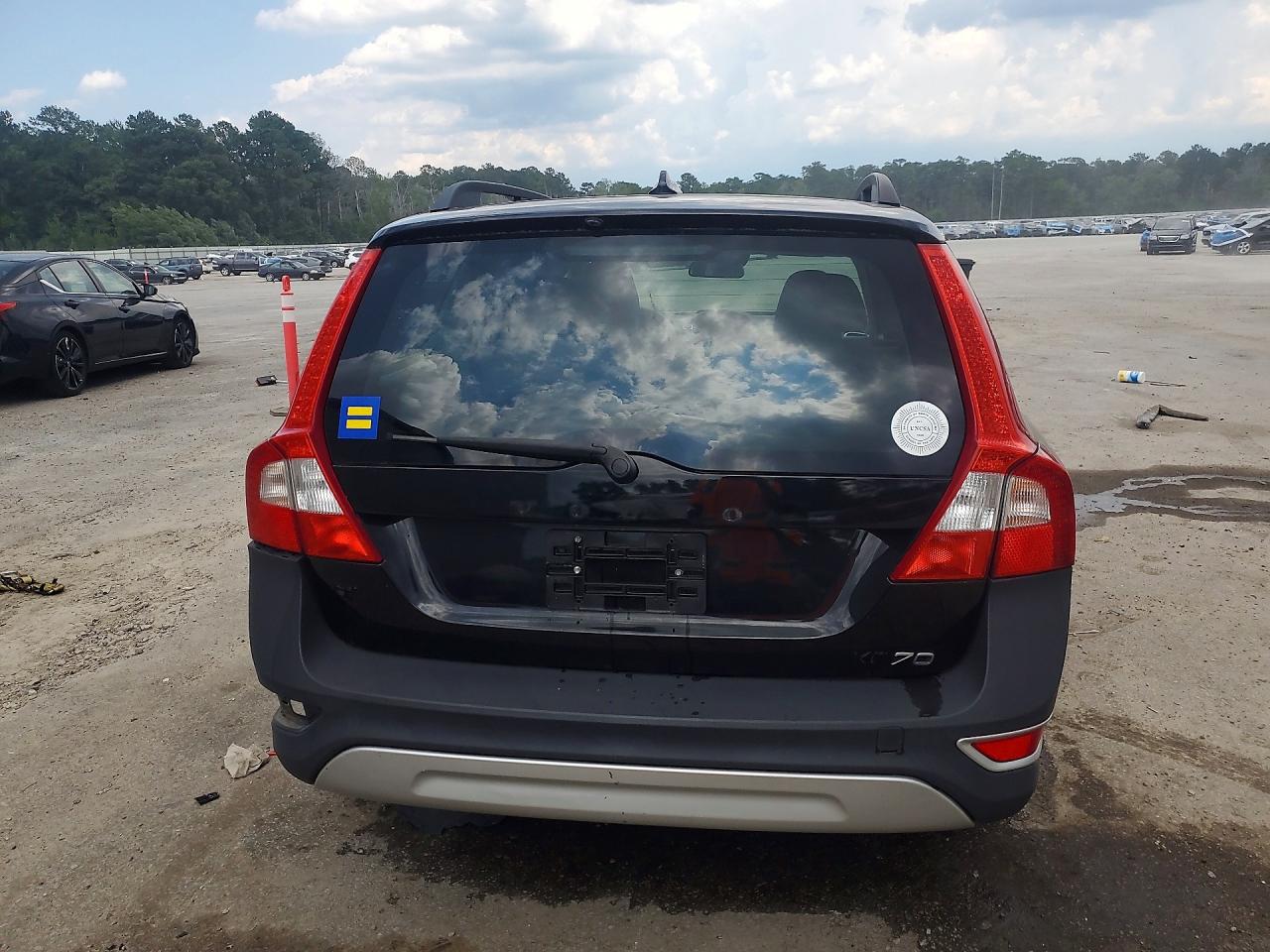 2013 VOLVO XC70