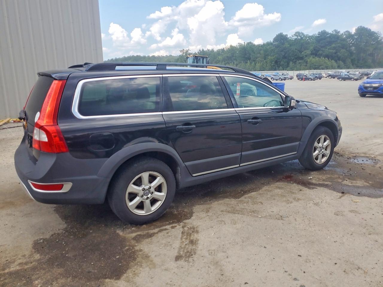 2013 VOLVO XC70