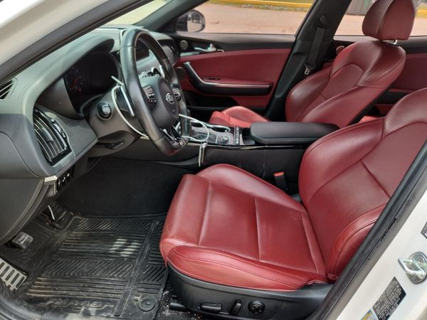 2020 KIA STINGER Base