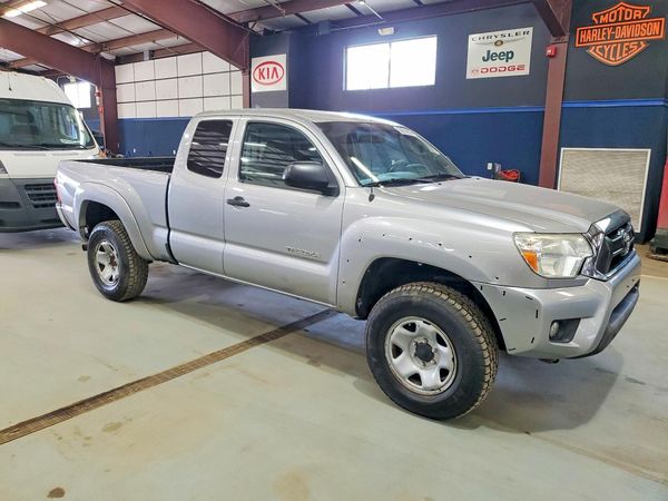 2014 TOYOTA TACOMA Delux Grade