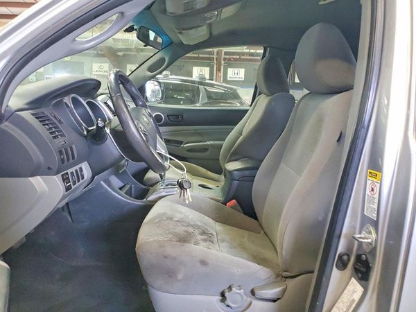 2014 TOYOTA TACOMA Delux Grade