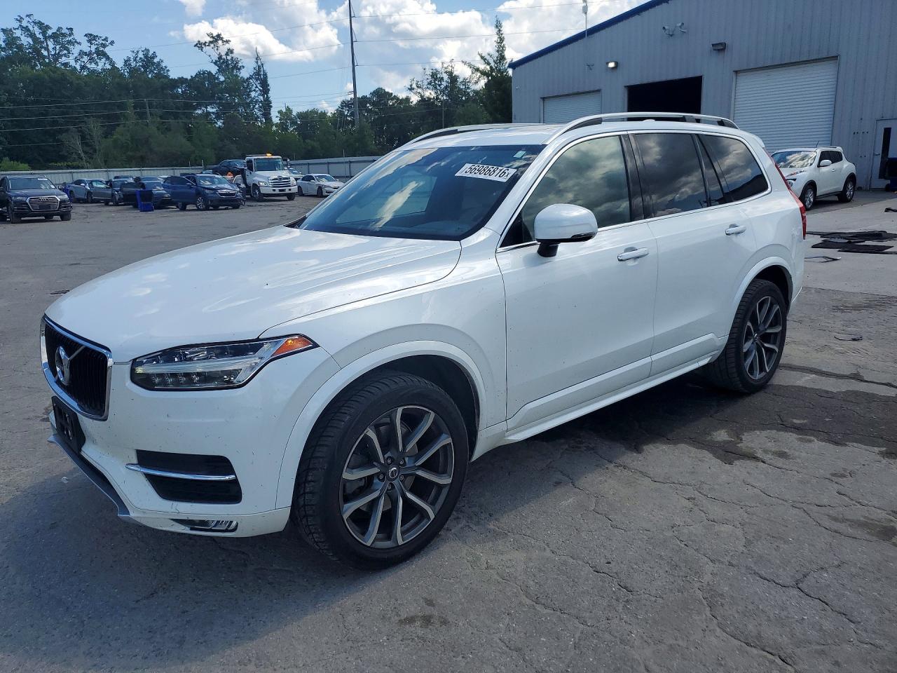 2018 VOLVO XC90 Momentum