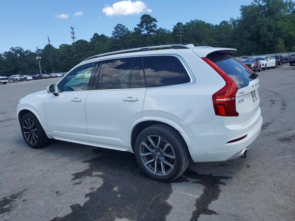 2018 VOLVO XC90 Momentum
