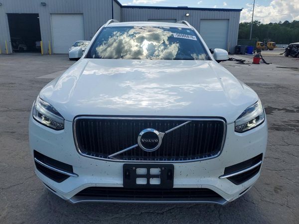 2018 VOLVO XC90 Momentum