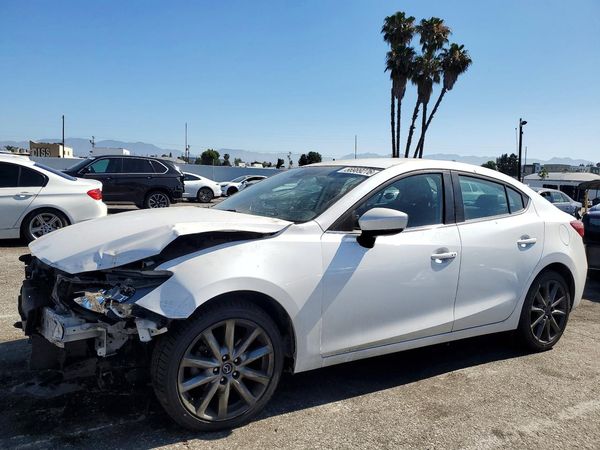 2018 MAZDA 3