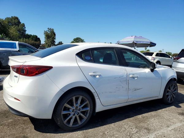 2018 MAZDA 3