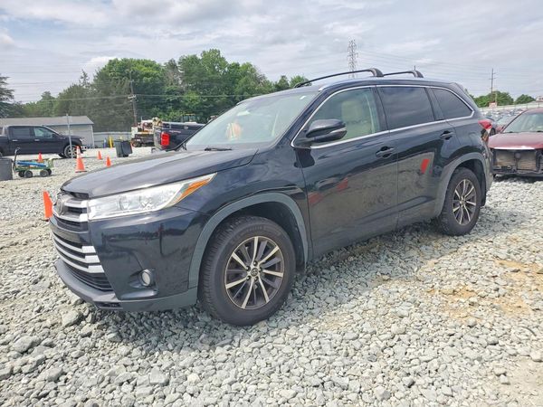 2017 TOYOTA HIGHLANDER SE/XLE
