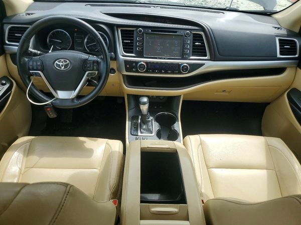 2017 TOYOTA HIGHLANDER SE/XLE