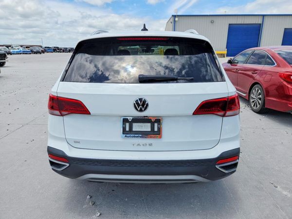2023 VOLKSWAGEN TAOS SE w/Sunroof Pkg.