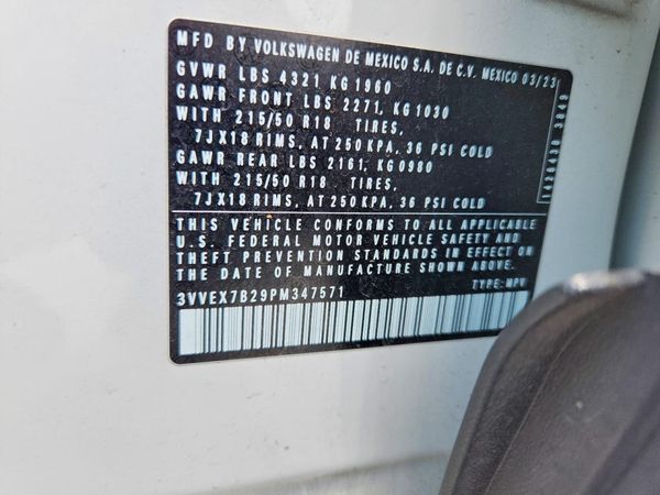 2023 VOLKSWAGEN TAOS SE w/Sunroof Pkg.