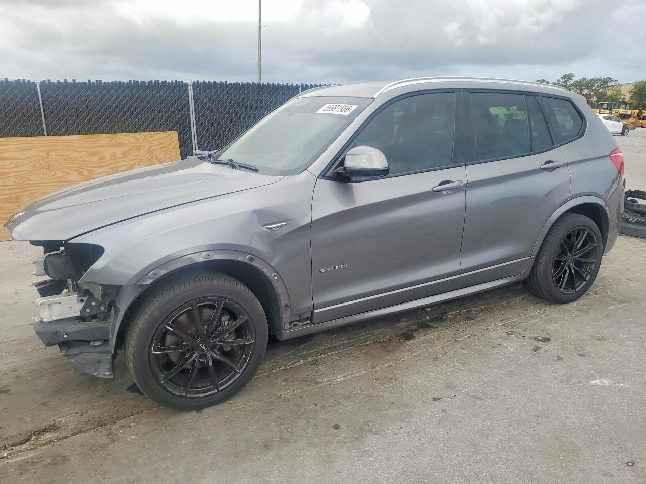 2015 BMW X3 sDrive28i — Front 3/4