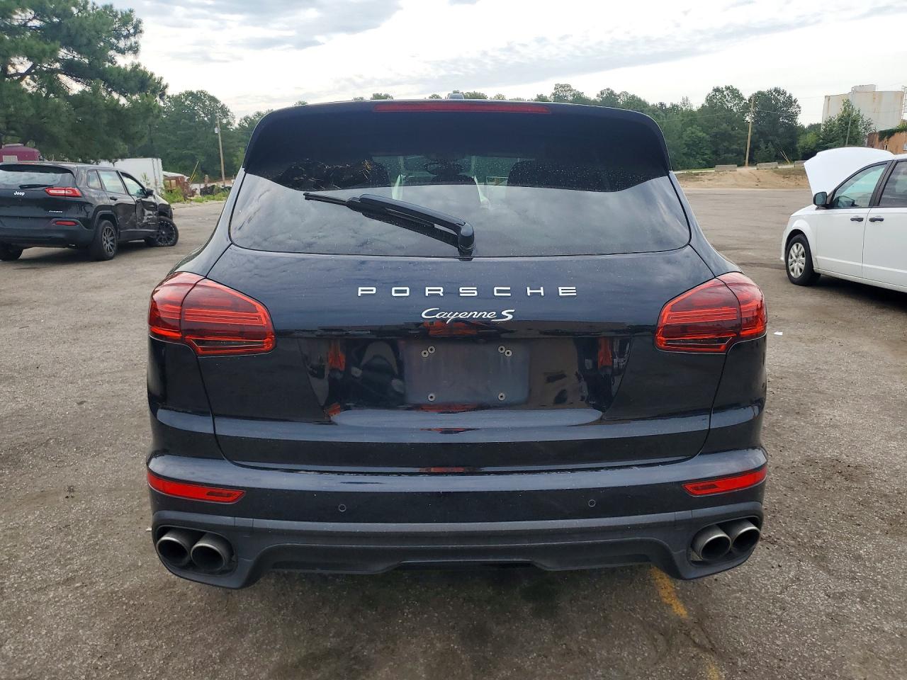 2017 PORSCHE CAYENNE