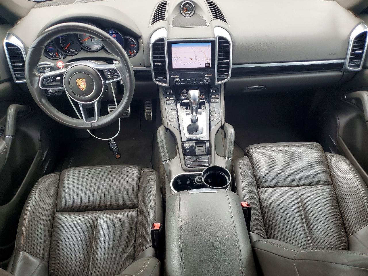 2017 PORSCHE CAYENNE