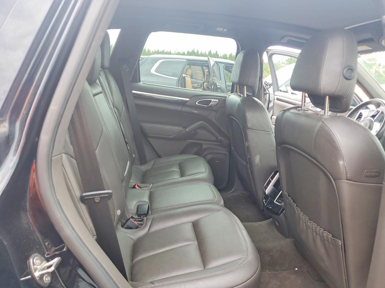 2017 PORSCHE CAYENNE