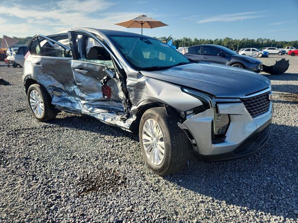 2024 CADILLAC XT4 Luxury
