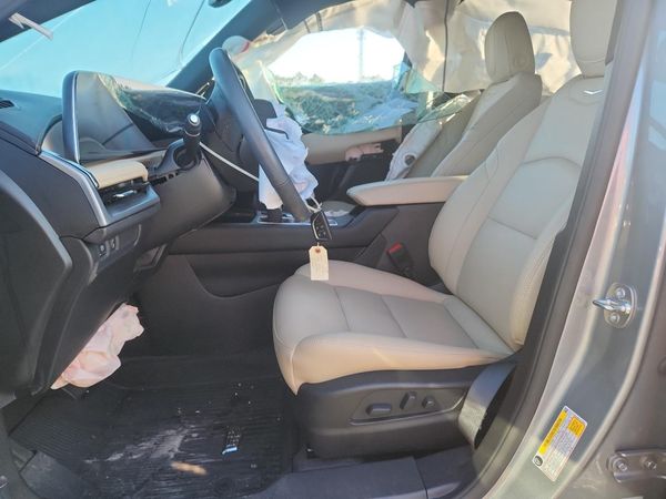 2024 CADILLAC XT4 Luxury