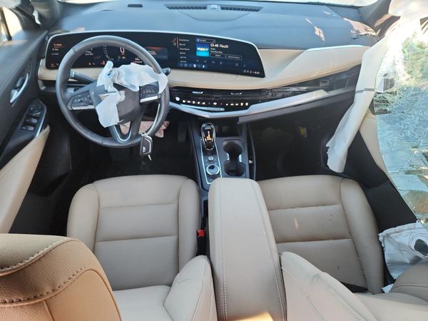 2024 CADILLAC XT4 Luxury