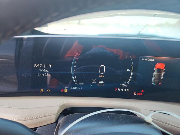 2024 CADILLAC XT4 Luxury