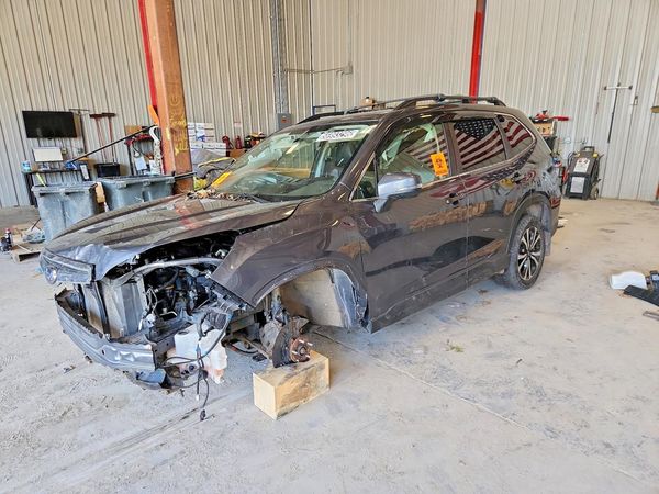 2020 SUBARU FORESTER Ltd Base+ES+KA — Front 3/4