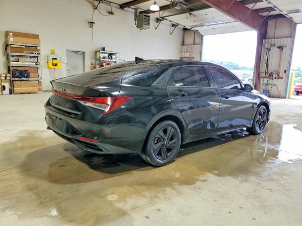 2022 HYUNDAI ELANTRA SEL w/Convenience Pkg