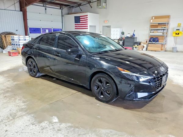 2022 HYUNDAI ELANTRA SEL w/Convenience Pkg