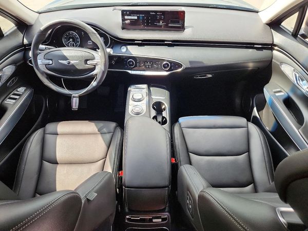 2023 GENESIS GV70