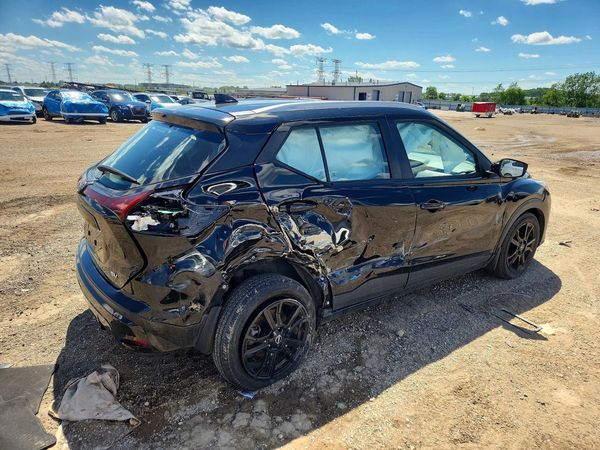 2024 NISSAN KICKS
