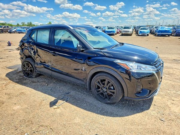 2024 NISSAN KICKS