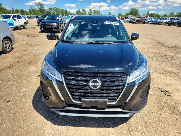 2024 NISSAN KICKS