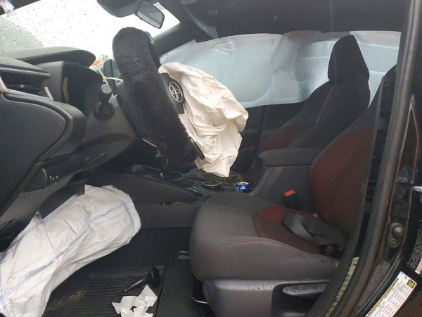 2026 TOYOTA COROLLA SE — DENT