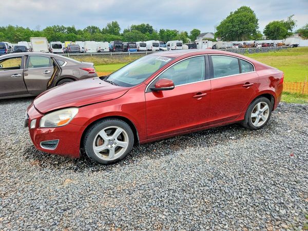 2013 VOLVO S60