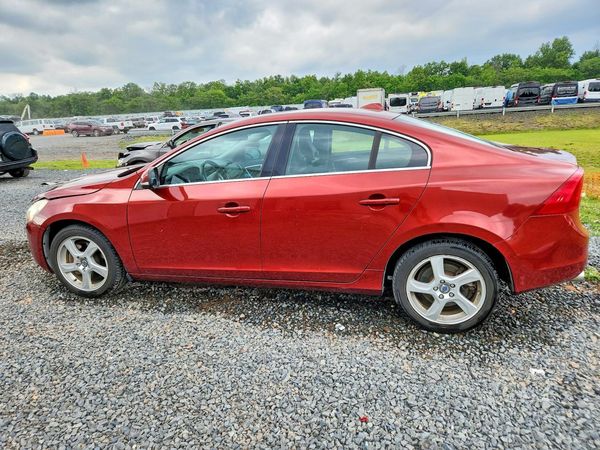 2013 VOLVO S60